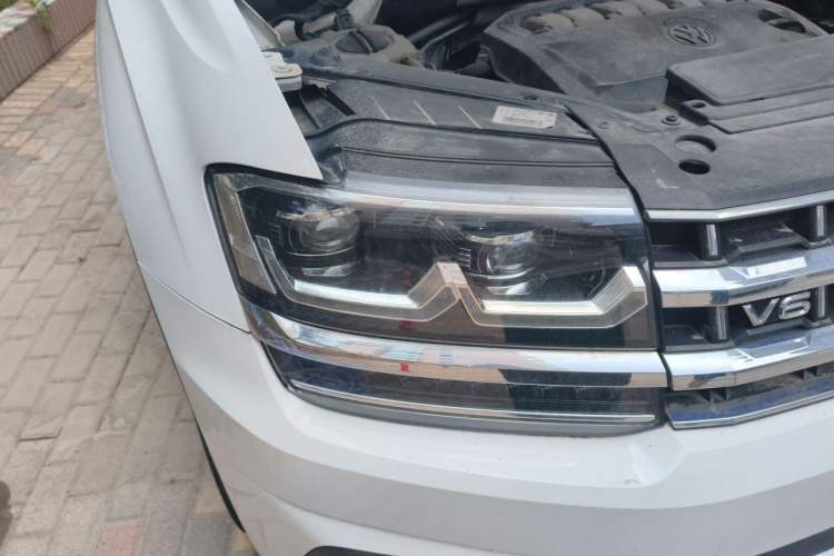 Used Volkswagen Teramont 2017 530 V6 Four-Wheel Drive Flagship Edition Right Front Headlight