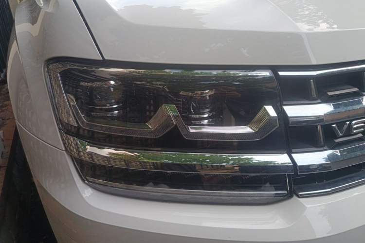 Used Volkswagen Teramont 2017 530 V6 Four-Wheel Drive Flagship Edition Right Front Headlight