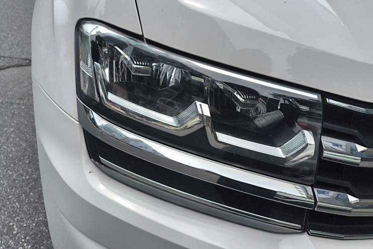 Used Volkswagen Teramont 2017 380TSI Four-Wheel Drive Luxury Edition Right Front Headlight