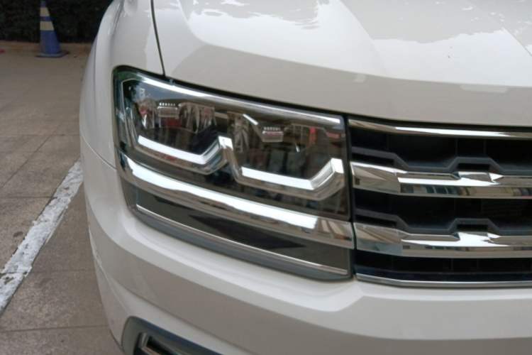 Used Volkswagen Teramont 2017 380TSI Four-Wheel Drive Luxury Edition Right Front Headlight
