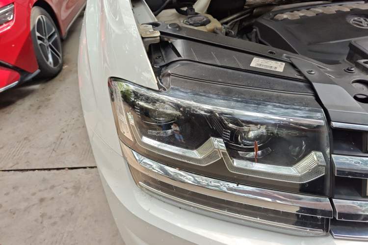 Used Volkswagen Teramont 2017 530 V6 Four-Wheel Drive Supreme Flagship Edition Right Front Headlight