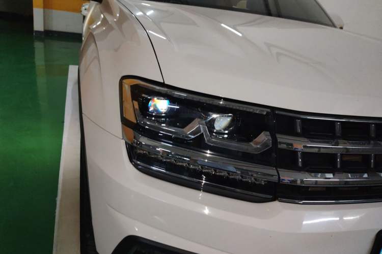 Used Volkswagen Teramont 2017 380TSI Four-Wheel Drive Flagship Edition Right Front Headlight