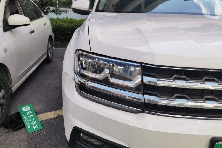 Used Volkswagen Teramont 2017 380TSI Four-Wheel Drive Comfort Edition Right Front Headlight