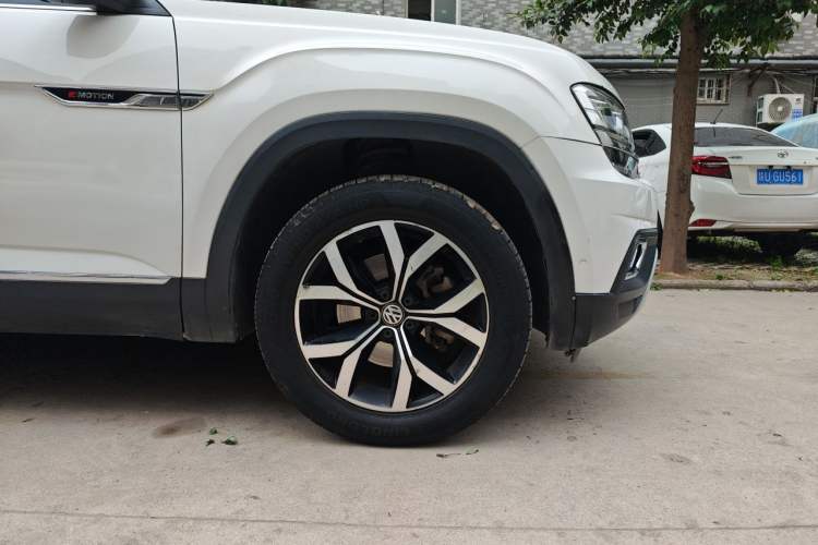 Used Volkswagen Teramont 2017 380TSI Four-Wheel Drive Luxury Edition Right Front Wheel Hub