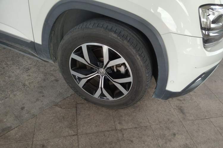 Used Volkswagen Teramont 2017 380TSI Four-Wheel Drive Luxury Edition Right Front Wheel Hub