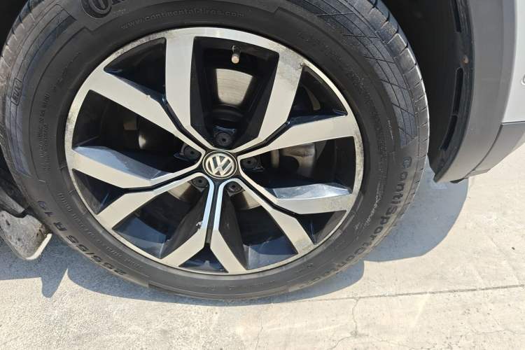 Used Volkswagen Teramont 2017 380TSI Four-Wheel Drive Luxury Edition Right Front Wheel Hub