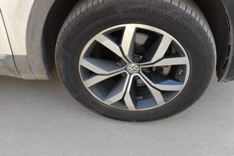 Used Volkswagen Teramont 2017 380TSI Four-Wheel Drive Luxury Edition Right Front Wheel Hub