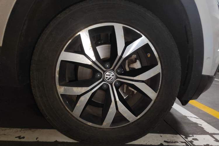 Used Volkswagen Teramont 2017 380TSI Four-Wheel Drive Luxury Edition Right Front Wheel Hub