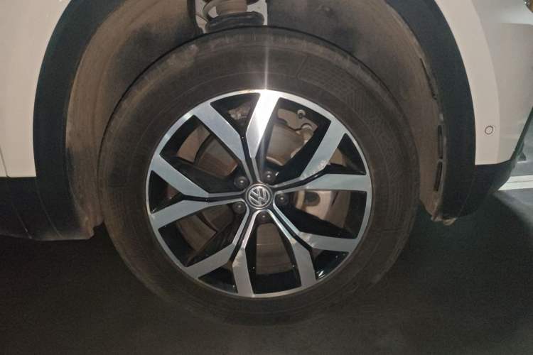 Used Volkswagen Teramont 2017 380TSI Four-Wheel Drive Luxury Edition Right Front Wheel Hub