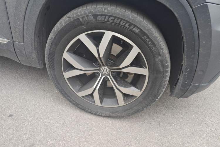 Used Volkswagen Teramont 2017 380TSI Four-Wheel Drive Luxury Edition Right Front Wheel Hub