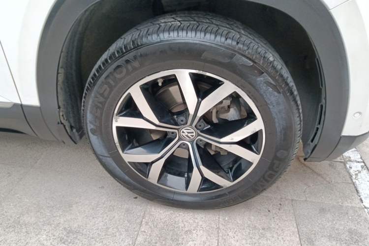 Used Volkswagen Teramont 2017 380TSI Four-Wheel Drive Luxury Edition Right Front Wheel Hub