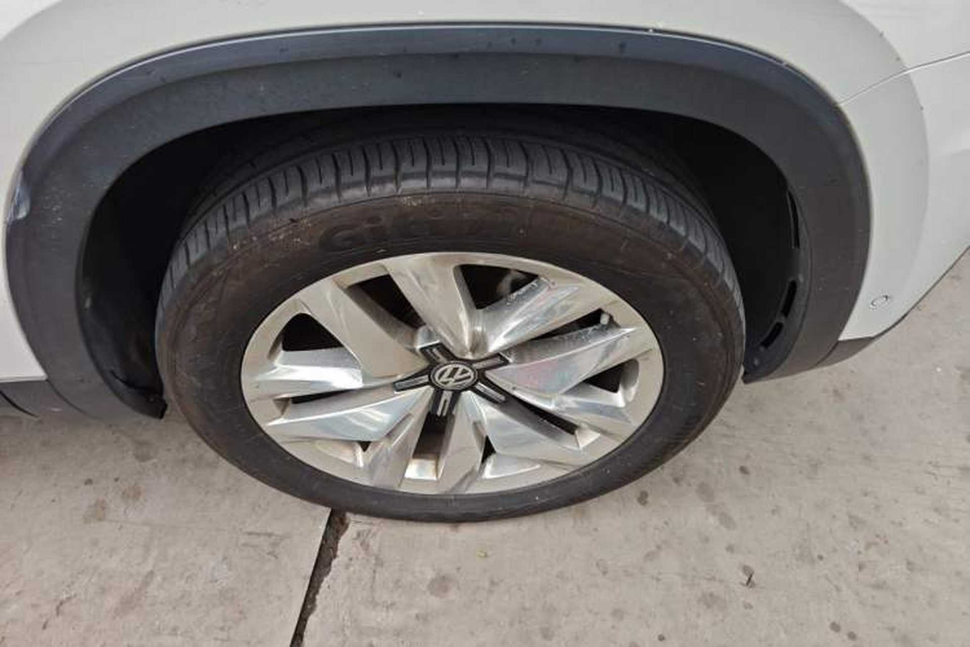 Used Volkswagen Teramont 2017 530 V6 Four-Wheel Drive Supreme Flagship Edition Right Front Wheel Hub