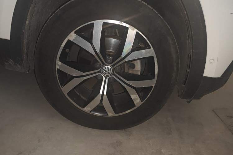 Used Volkswagen Teramont 2017 380TSI Four-Wheel Drive Luxury Edition Right Front Wheel Hub
