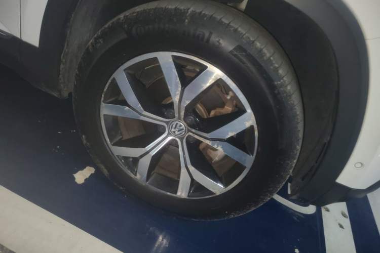 Used Volkswagen Teramont 2017 380TSI Four-Wheel Drive Luxury Edition Right Front Wheel Hub