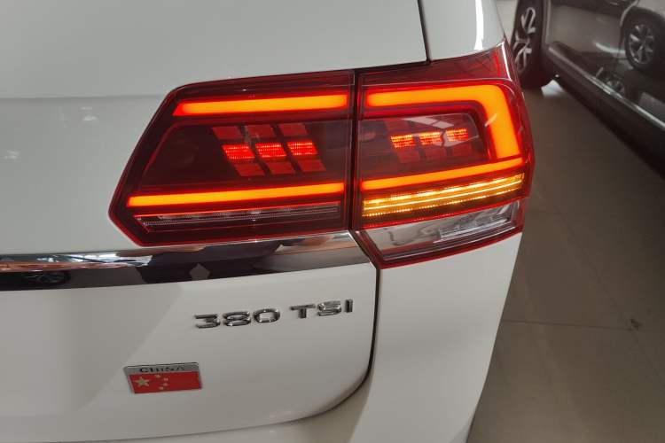 Used Volkswagen Teramont 2017 380TSI Four-Wheel Drive Comfort Edition Right Rear Taillight
