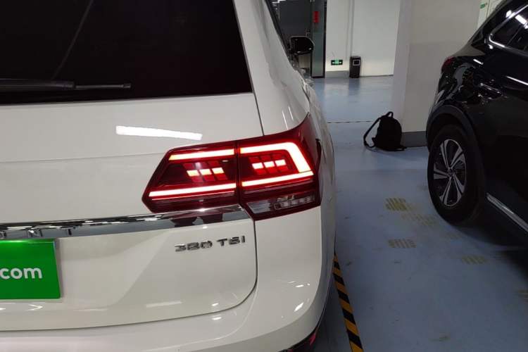 Used Volkswagen Teramont 2017 380TSI Four-Wheel Drive Luxury Edition Right Rear Taillight