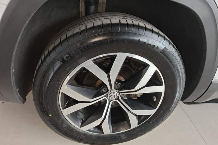 Used Volkswagen Teramont 2017 380TSI Four-Wheel Drive Luxury Edition Right Rear Wheel Hub
