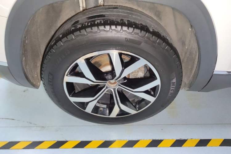 Used Volkswagen Teramont 2017 380TSI Four-Wheel Drive Luxury Edition Right Rear Wheel Hub