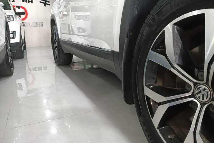 Used Volkswagen Teramont 2017 380TSI Four-Wheel Drive Luxury Edition Right Side Sill