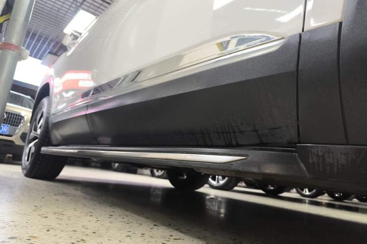 Used Volkswagen Teramont 2017 380TSI Four-Wheel Drive Luxury Edition Right Side Sill