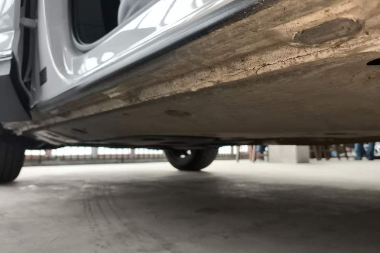 Used Volkswagen Teramont 2017 330TSI Two-Wheel-Drive Luxury Edition Right Side Sill