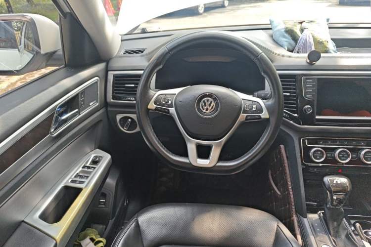 Used Volkswagen Teramont 2017 380TSI Four-Wheel Drive Flagship Edition Steering Wheel