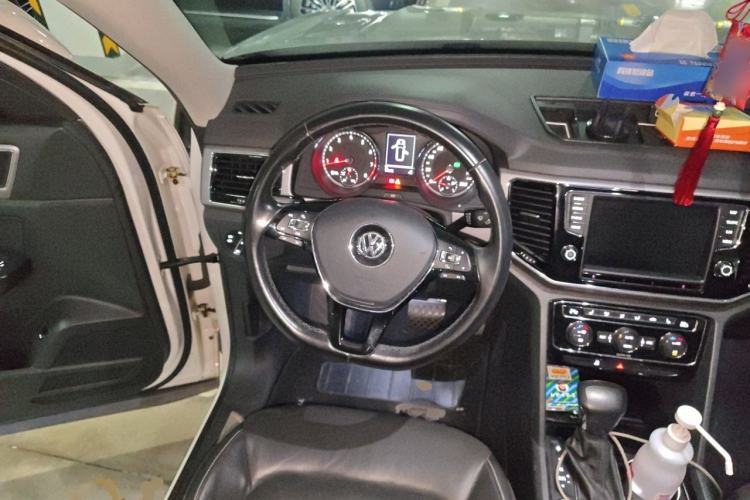 Used Volkswagen Teramont 2017 530 V6 Four-Wheel Drive Luxury Edition Steering Wheel