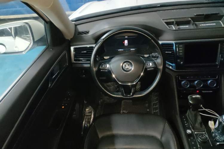 Used Volkswagen Teramont 2017 530 V6 Four-Wheel Drive Flagship Edition Steering Wheel
