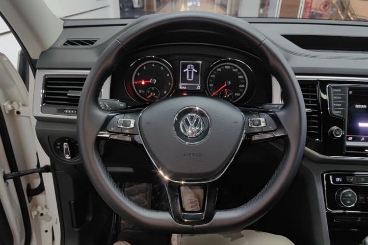Used Volkswagen Teramont 2017 330TSI Two-Wheel-Drive Luxury Edition Steering Wheel