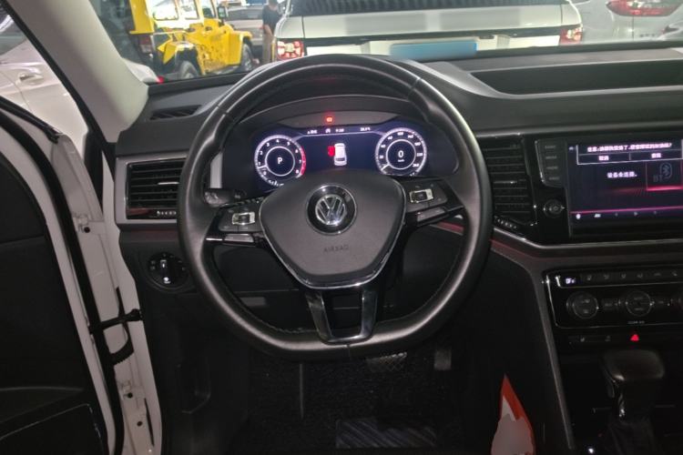 Used Volkswagen Teramont 2017 530 V6 Four-Wheel Drive Supreme Flagship Edition Steering Wheel