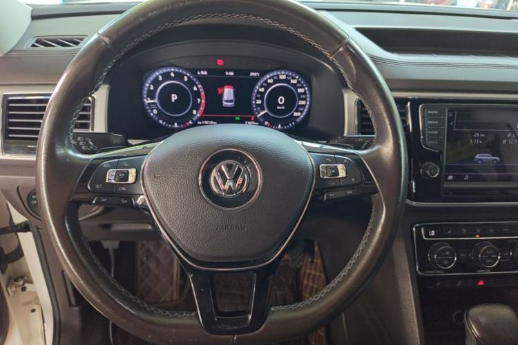 Used Volkswagen Teramont 2017 330TSI Two-Wheel-Drive Flagship Edition Steering Wheel