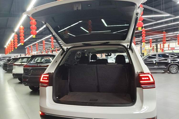 Used Volkswagen Teramont 2017 380TSI Four-Wheel Drive Luxury Edition Trunk