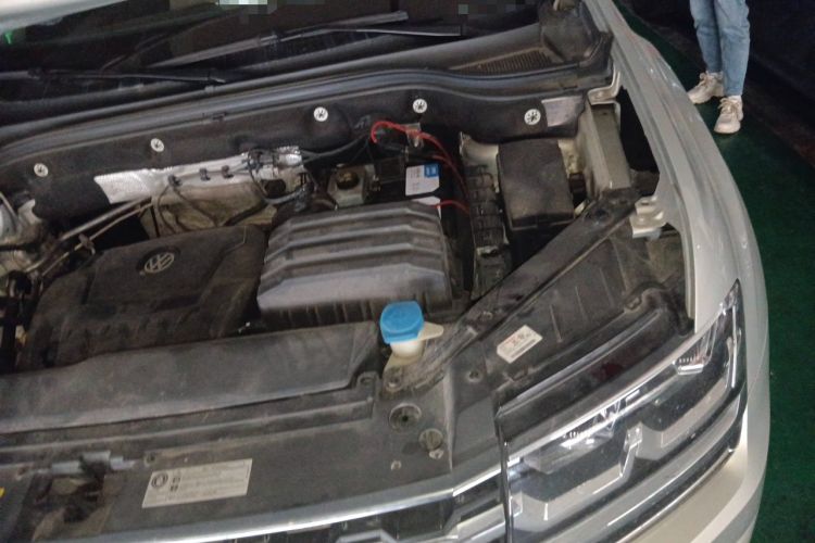 Used Volkswagen Teramont 2017 330TSI Two-Wheel-Drive Luxury Edition Engine Bay Left