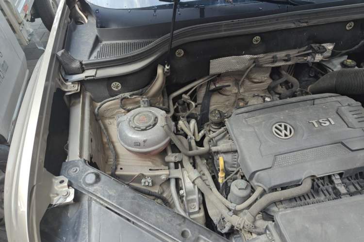 Used Volkswagen Teramont 2017 380TSI Four-Wheel Drive Luxury Edition Engine Bay Right