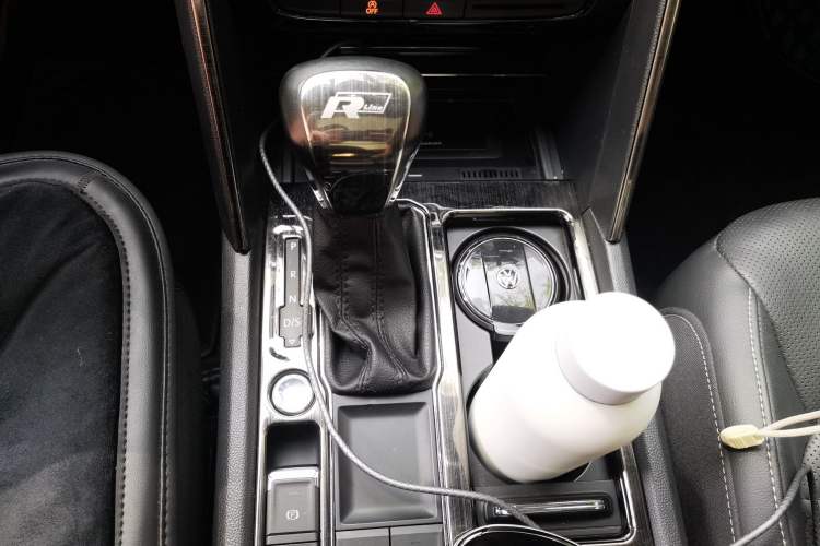 Used Volkswagen Teramont 2017 330TSI Two-Wheel-Drive Luxury Edition Gear Lever