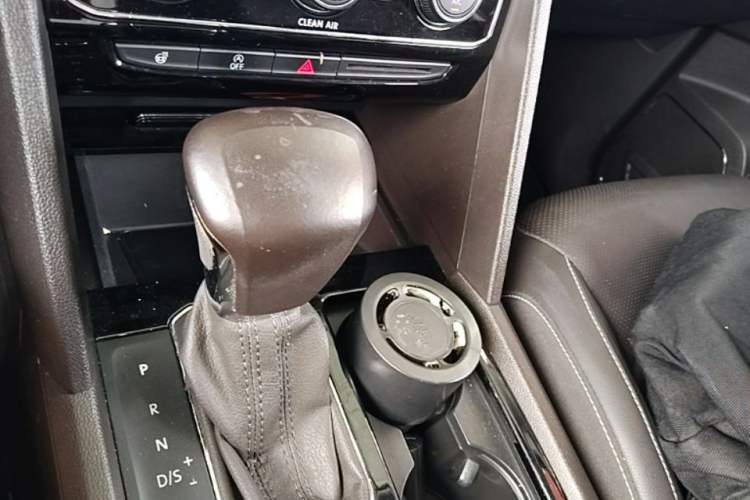 Used Volkswagen Teramont 2017 380TSI Four-Wheel Drive Flagship Edition Gear Lever