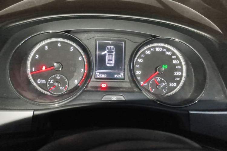 Used Volkswagen Teramont 2017 530 V6 Four-Wheel Drive Luxury Edition Instrument Cluster
