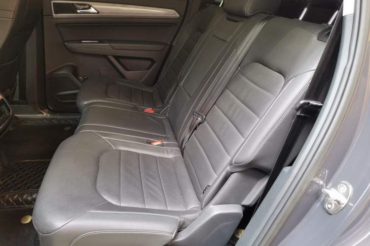 Used Volkswagen Teramont 2017 330TSI Two-Wheel-Drive Luxury Edition Left Rear Seat