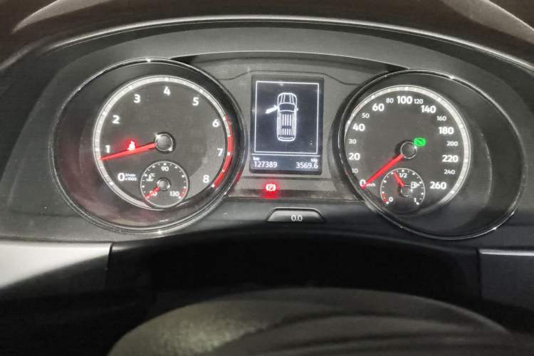 Used Volkswagen Teramont 2017 530 V6 Four-Wheel Drive Luxury Edition Odometer Close Up