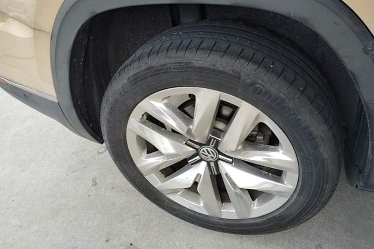 Used Volkswagen Teramont 2017 380TSI Four-Wheel Drive Flagship Edition Right Rear Wheel Hub