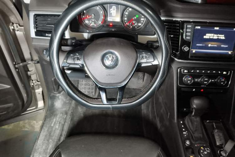 Used Volkswagen Teramont 2017 530 V6 Four-Wheel Drive Luxury Edition Steering Wheel