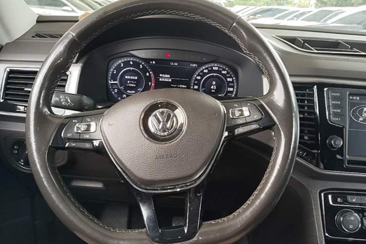 Used Volkswagen Teramont 2017 380TSI Four-Wheel Drive Flagship Edition Steering Wheel