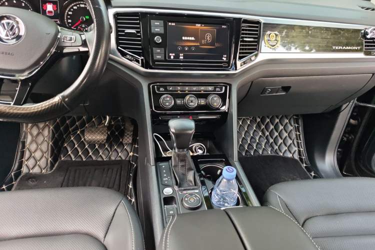 Used Volkswagen Teramont 2019 380TSI Four-Wheel Drive Luxury Version China V Standard Audio And AC Panel