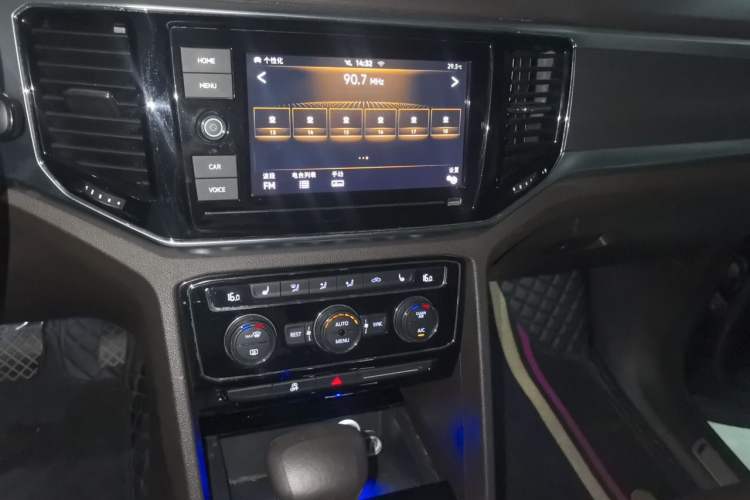 Used Volkswagen Teramont 2019 380TSI Four-Wheel Drive Luxury Version China V Standard Audio And AC Panel