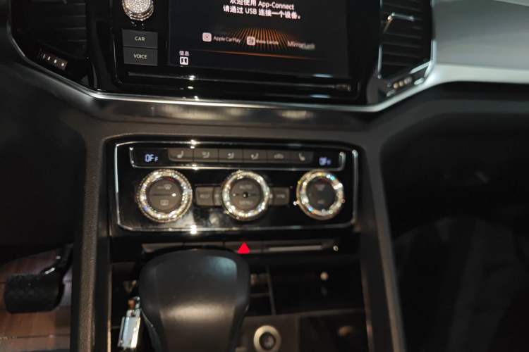 Used Volkswagen Teramont 2019 380TSI Four-Wheel Drive Luxury Version China V Standard Audio And AC Panel