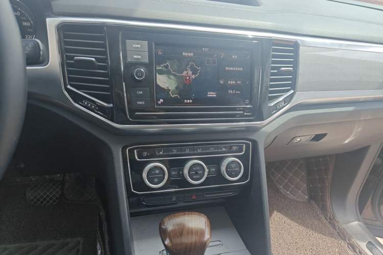 Used Volkswagen Teramont 2019 330TSI Two-Wheel-Drive Luxury Edition China VI Standard Audio And AC Panel