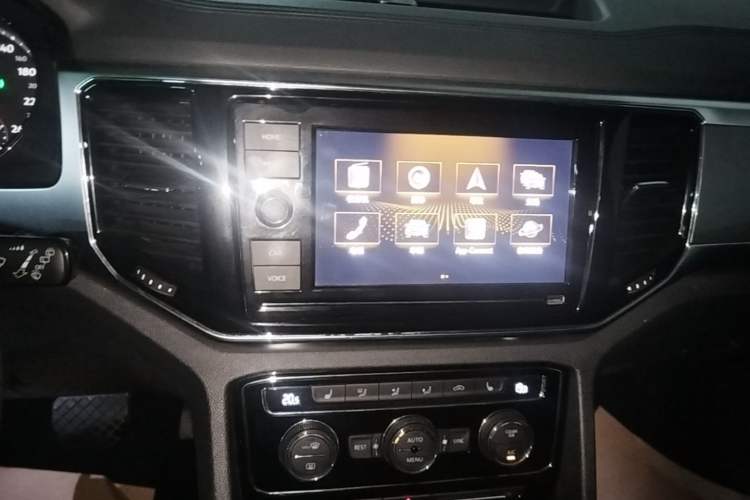 Used Volkswagen Teramont 2019 380TSI Four-Wheel Drive Luxury Version China V Standard Audio And AC Panel