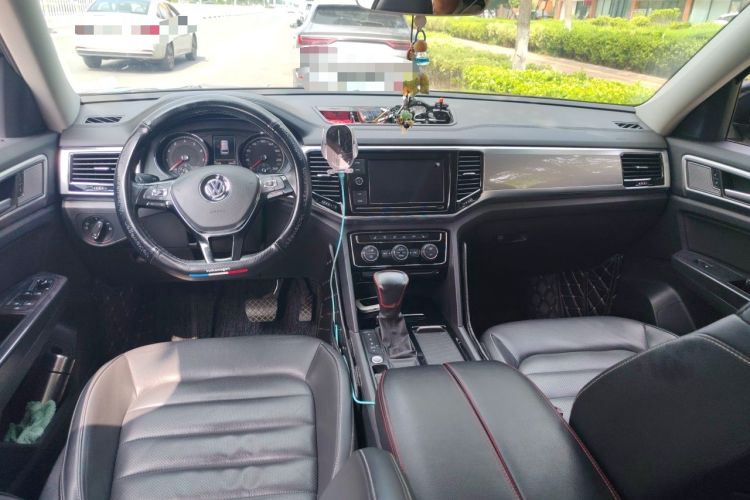 Used Volkswagen Teramont 2019 330TSI Two-Wheel-Drive Luxury Edition China V Standard Center Console