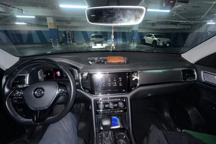 Used Volkswagen Teramont 2019 330TSI Two-Wheel-Drive Luxury Edition China V Standard Center Console