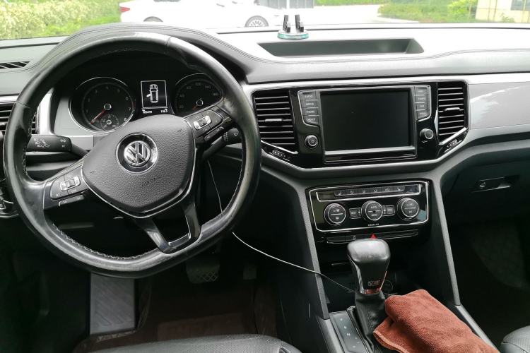 Used Volkswagen Teramont 2019 530 V6 Four-Wheel Drive Luxury Edition China V Standard Center Console